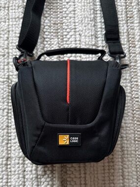Case Logic DCB-304 High Zoom Camera Case - Black dslr camera bag